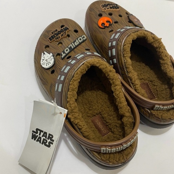 ‼️‼️🚨SOLD 🚨‼️‼️Star Wars Chewbacca Crocs Clogs - Picture 5 of 12